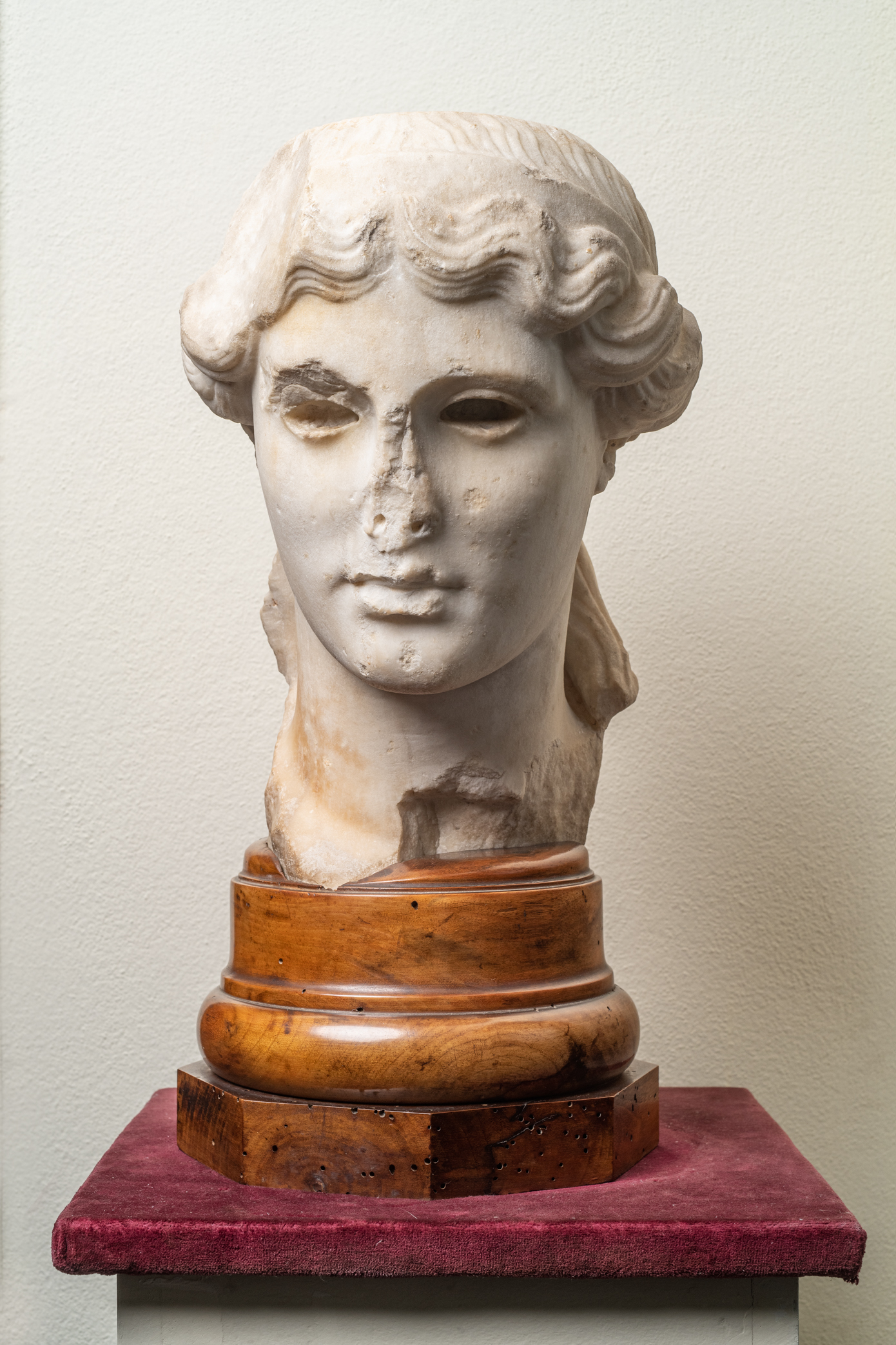 Cabeça de Apolo, séc. III a I a.C. Autoria desconhecida, Magna Grécia (Atual Itália)
